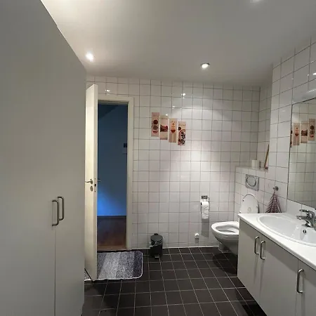 Modern And Cozy Space In Centrum شقة